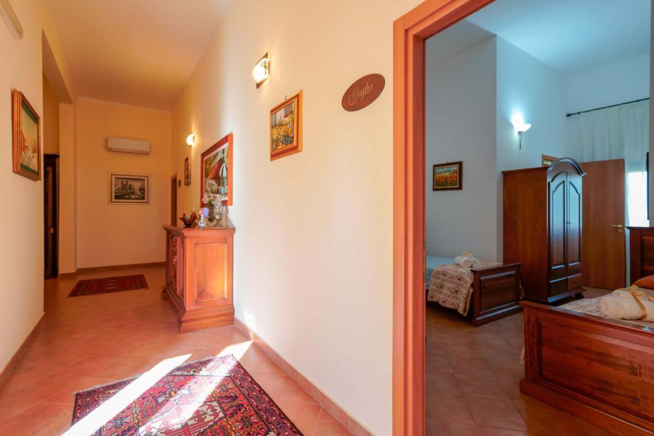 Bed And Breakfast Cairoli Exclusive Room San Pietro Vernotico Exterior foto